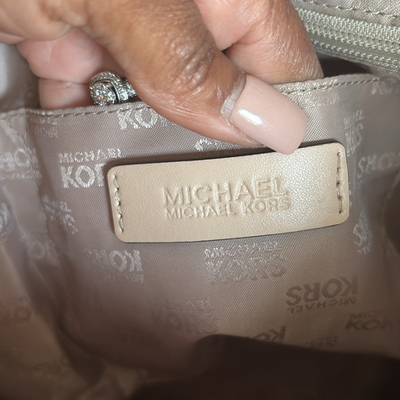 🛑SOLD🛑Michael Kors Pink Saffiano Leather Tote Bag - Picture 3 of 11